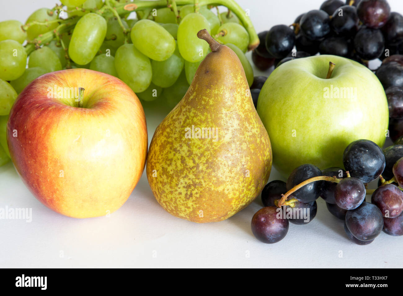 Obst, Kernobst, verschiedenen, Trauben, Trauben, Rot, Weiß, Grün, Äpfel, Apfel, Birne, Stockfoto