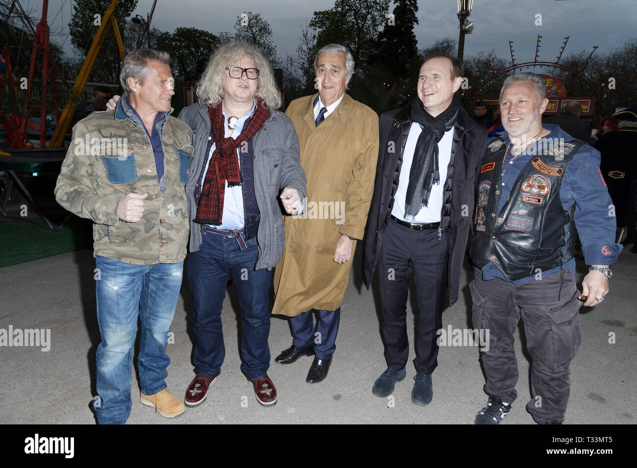 Paris, Frankreich. 5 Apr, 2019. Pierre-Jean Chalencon, Jean-Christian Farcot und Pascal Leprince Teilnahme an der Eröffnung am Abend des Thrones Fair Stockfoto