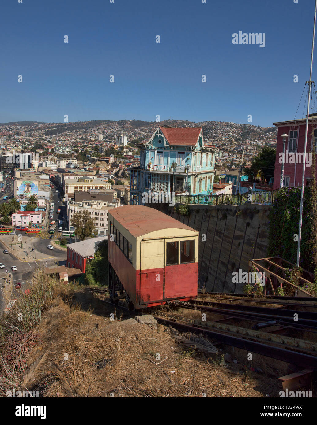 Die historische Ascensor Artilleria Standseilbahn in UNESCO Weltkulturerbe Valparaiso, Chile Stockfoto
