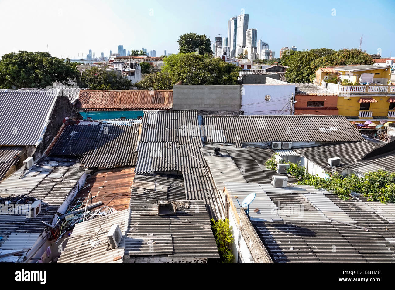 Cartagena Kolumbien, Zentrum, Zentrum, Getsemani, Dächer Dächer der Skyline der Stadt, Wellblechdach, COL190121004 Stockfoto