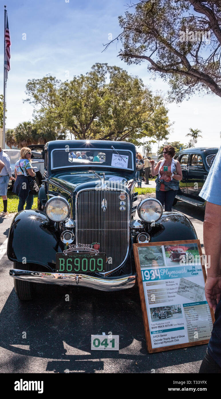 Naples, Florida, USA März 23,2019 Grün 1934 Plymouth Deluxe auf der