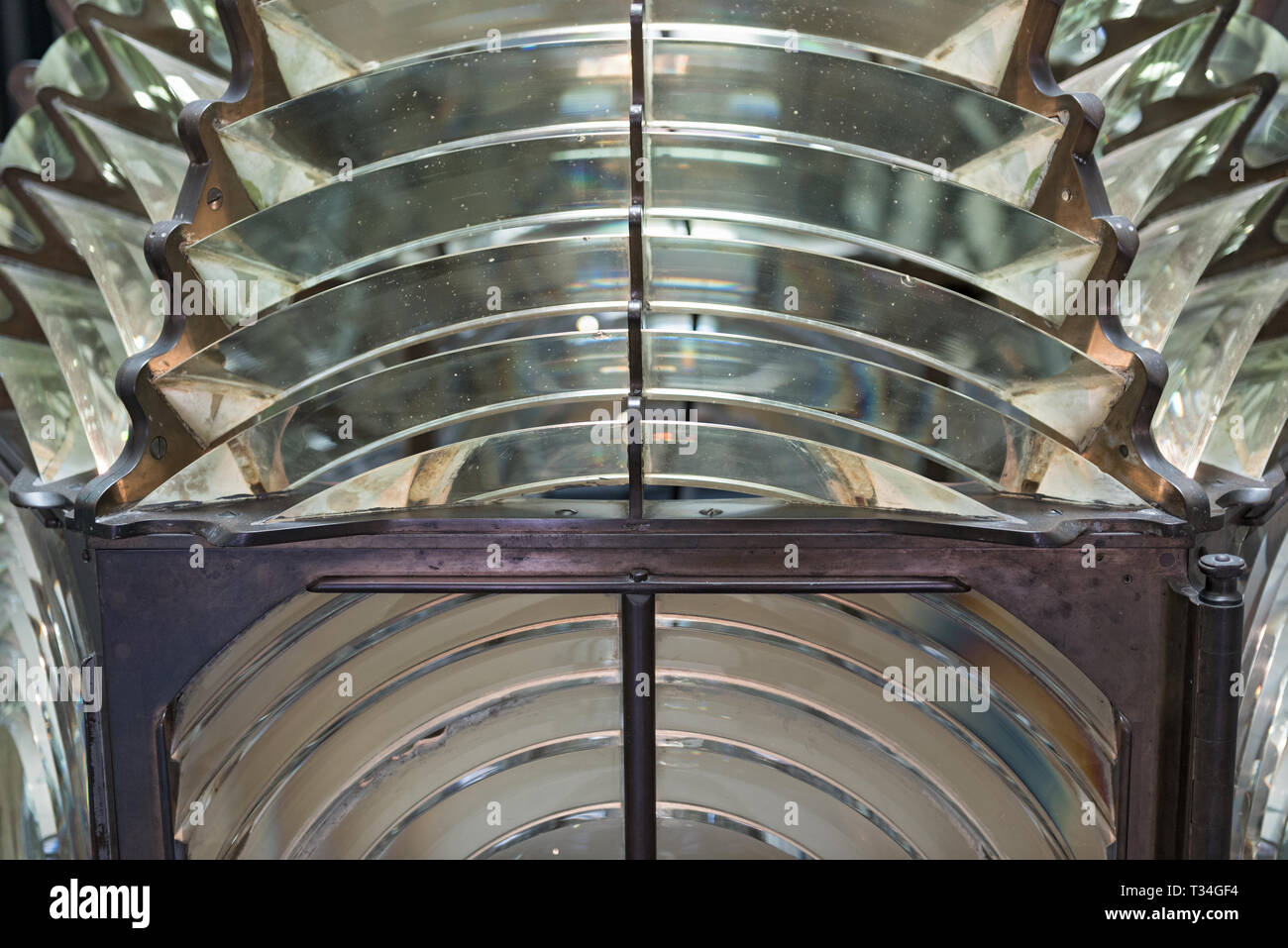 Detaillierte Ansicht von einem Leuchtturm Laterne Fresnel Linse Stockfoto