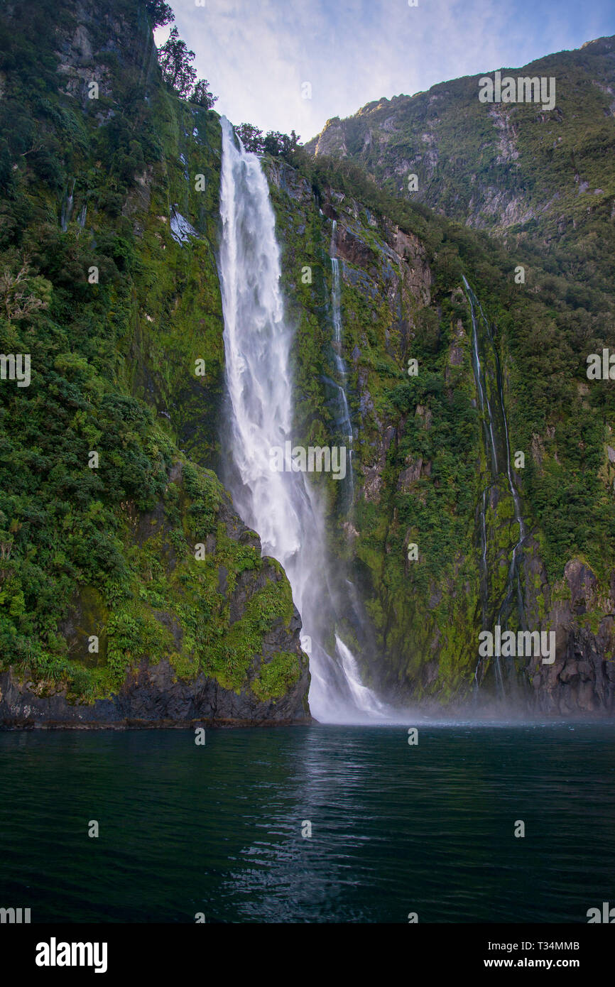 Lady Elizabeth Bowen fällt, Milford Sound, Südinsel, Neuseeland Stockfoto