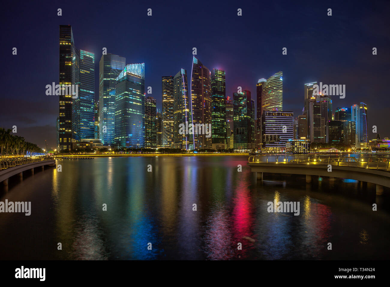 City Skyline bei Nacht, Singapur Stockfoto