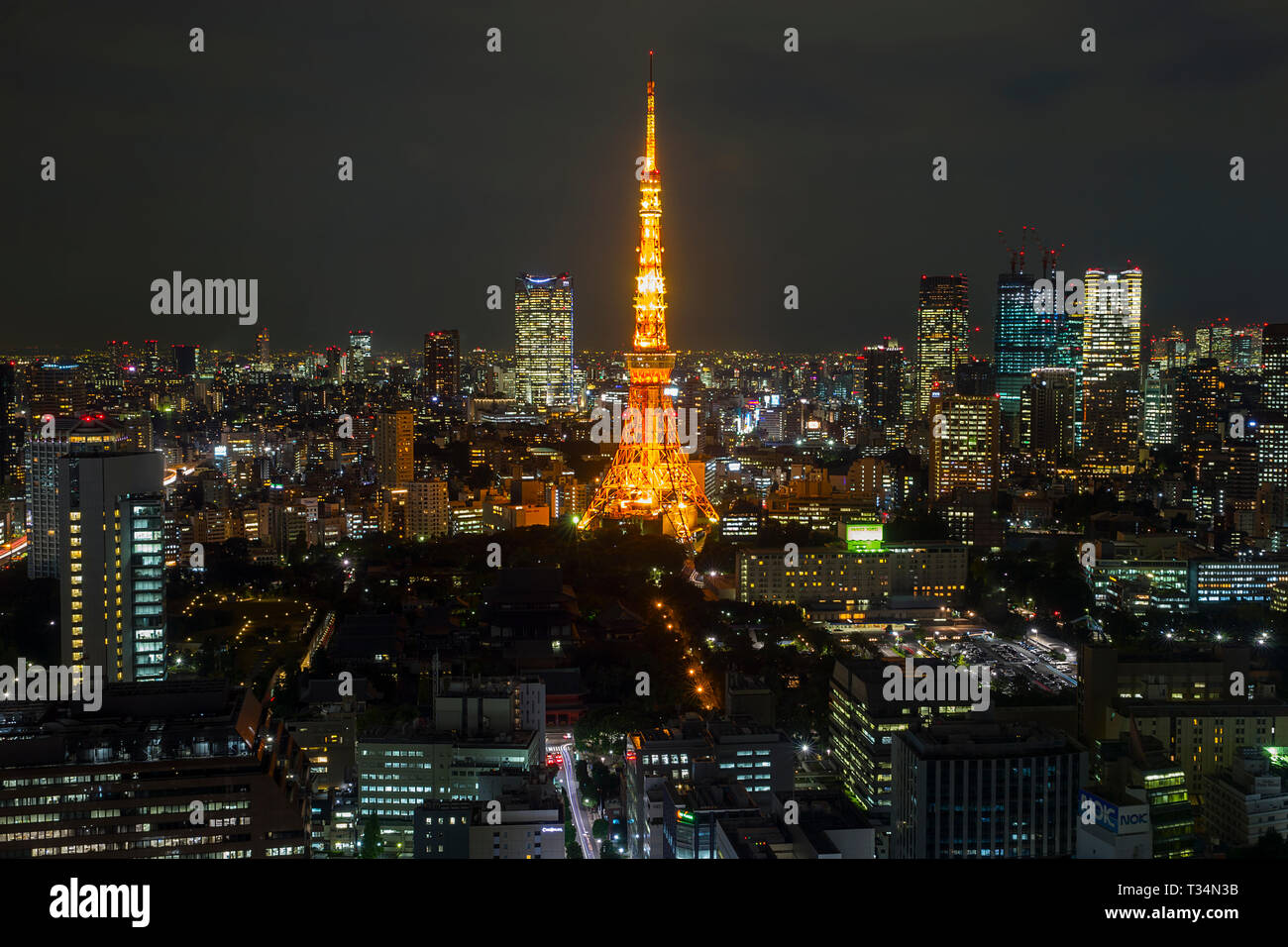 Tokyo Tower bei Nacht, Tokio, Honshu, Japan Stockfoto
