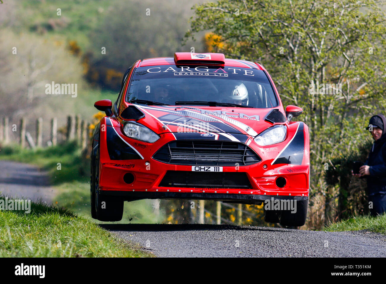 Strabane, Nordirland. 6 Apr, 2019. McGrady Versicherung Nordirland Rally Championship, Runde 3; Martin Cairns und Peter Ward (FORD Fiesta WRC) in Aktion: Aktion plus Sport/Alamy leben Nachrichten Stockfoto