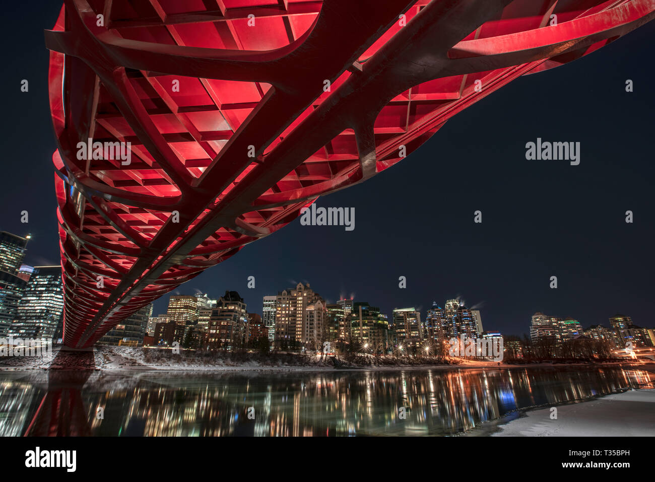 Im Rahmen der Peace Bridge, Calgary Stockfoto