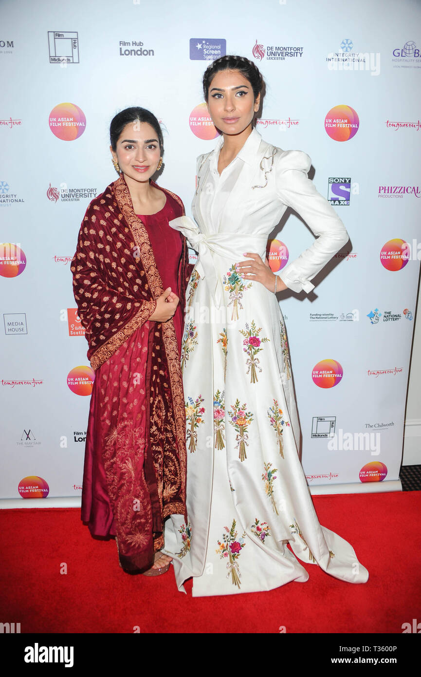 Kiran Malik und Hajra Yamin sind auf dem roten Teppich während der UK Asian Film Festival schließen Gala gesehen, und der Film Premiere von Pinky Memsaab, BAFTA Piccadilly in London gehostet werden. Stockfoto