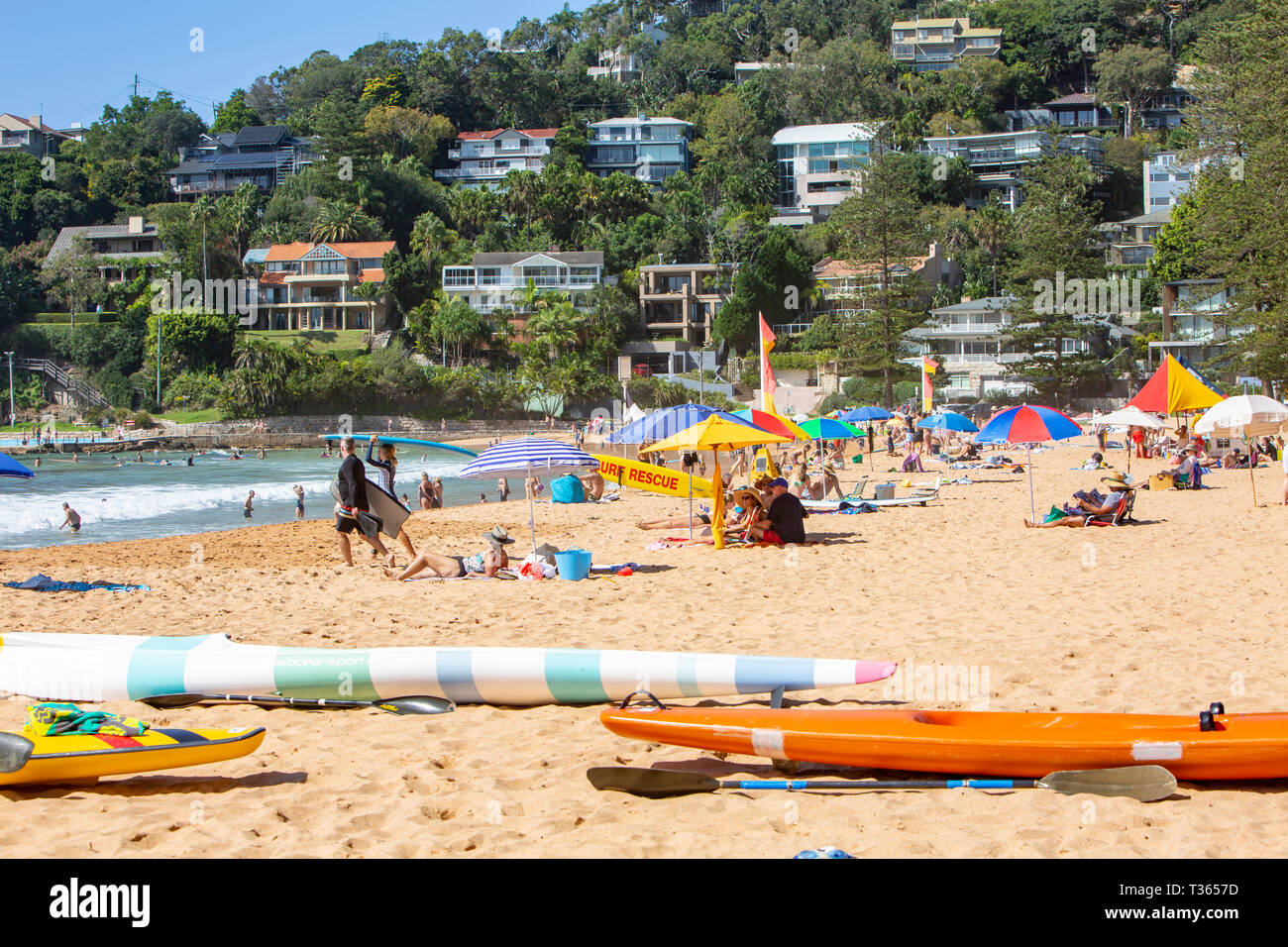 Palm Beach Vorort von Sydney und Menschen genießen einen Tag Am Strand, NSW, Australien Stockfoto