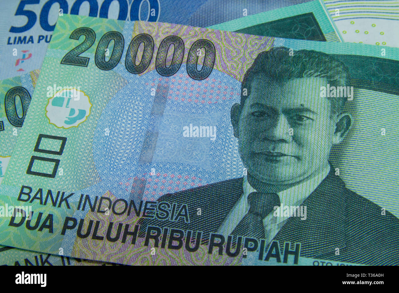 Aus Der Nahe Einige Indonesische Wahrung Banknoten Stockfotografie Alamy