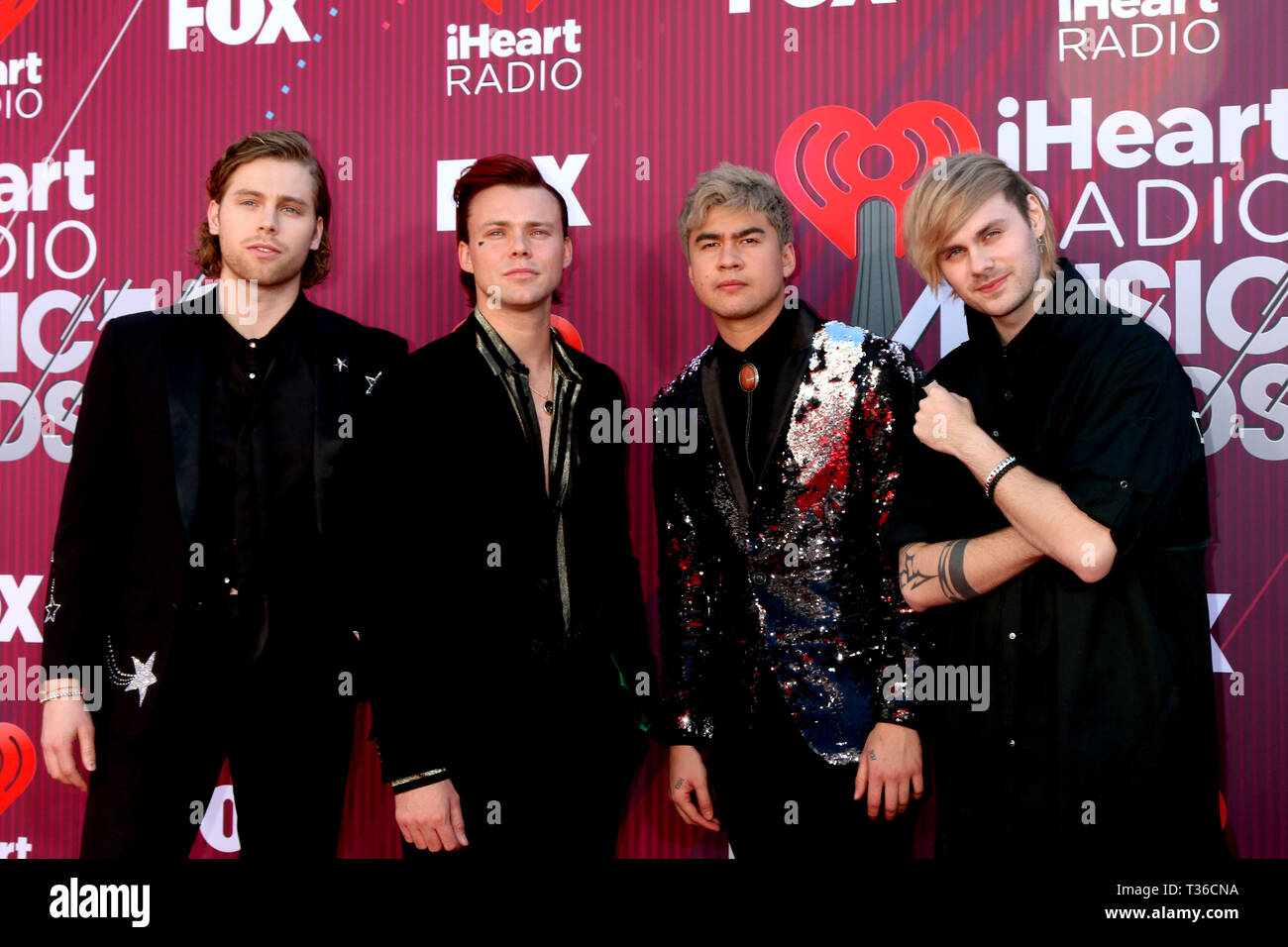 März 14, 2019 - Los Angeles, CA, USA - LOS ANGELES - Mar 14:5 Sekunden von Sommer, Lukas Hemmings, Ashton Irwin, Calum Haube, Michael Clifford am iHeart Radio Music Awards - Ankunft auf der Microsoft Theater am 14. März 2019 in Los Angeles, CA (Credit Bild: © Kay Blake/ZUMA Draht) Stockfoto