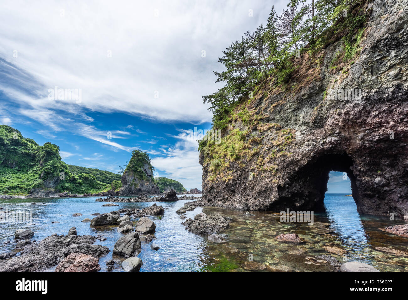 Ganmon Rock Fotos Und Bildmaterial In Hoher Auflosung Alamy