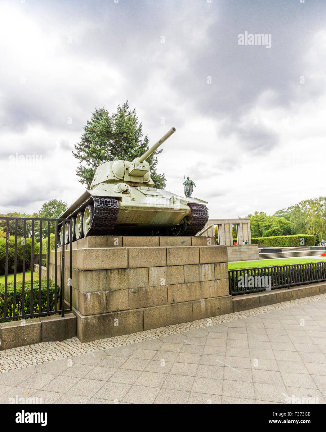 Sowjetischer Panzer Denkmal in Berlin. Stockfoto