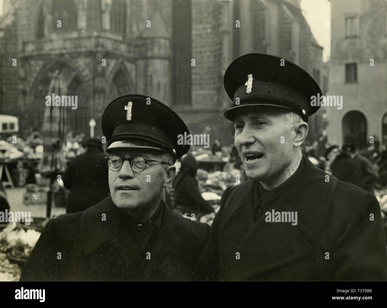 Zwei Mann mit faschistischen Uniformen, Italien 1930 Stockfoto