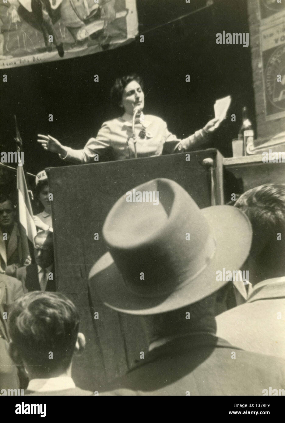 Politische Kundgebung durch PCI Ilia Coppi, Montalcino, Italien, Mai 1953 Stockfoto