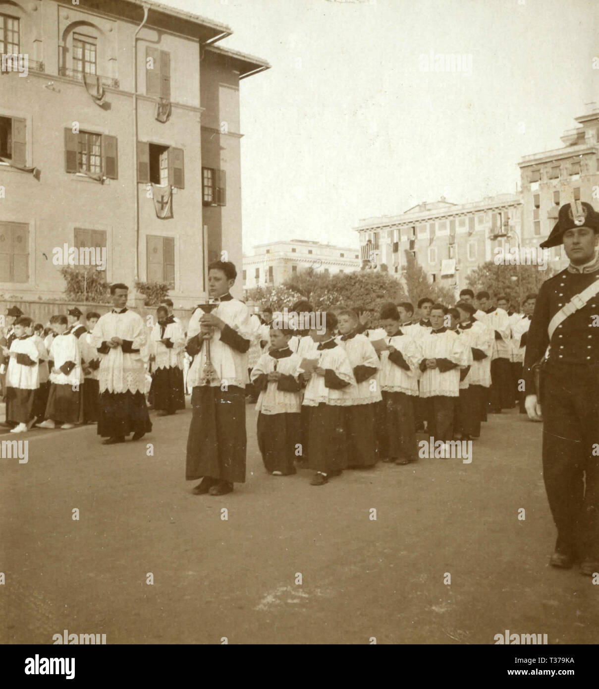Kinder im Corpus Domini Prozession, Rom, Italien 1920 s Stockfoto