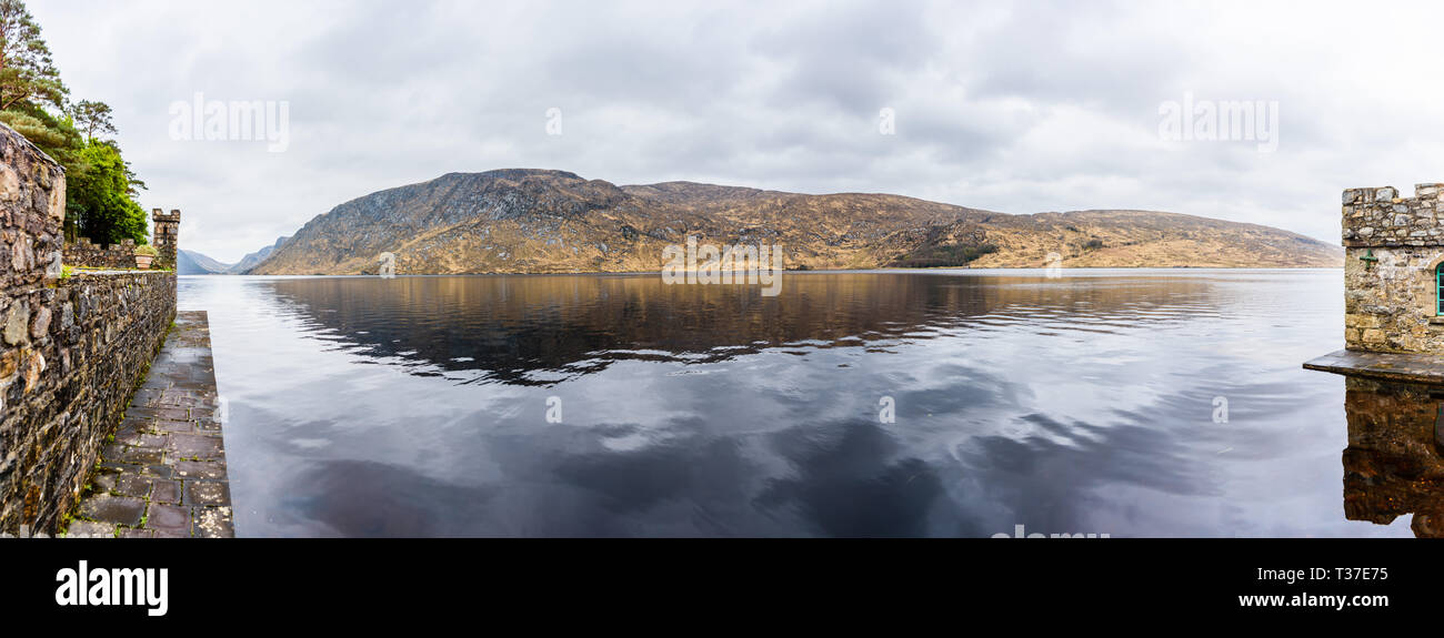 Lough Beagh von Glenveagh Castle, County Donegal, Irland Stockfoto