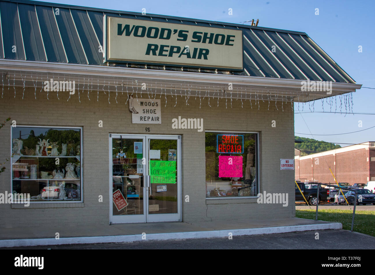 Grove Center war einer der wichtigsten historischen Stadtviertel in Oak Ridge. Auch heute noch, wie ein Unternehmen verlässt, eine andere wird seinen Platz bald nehmen. Stockfoto