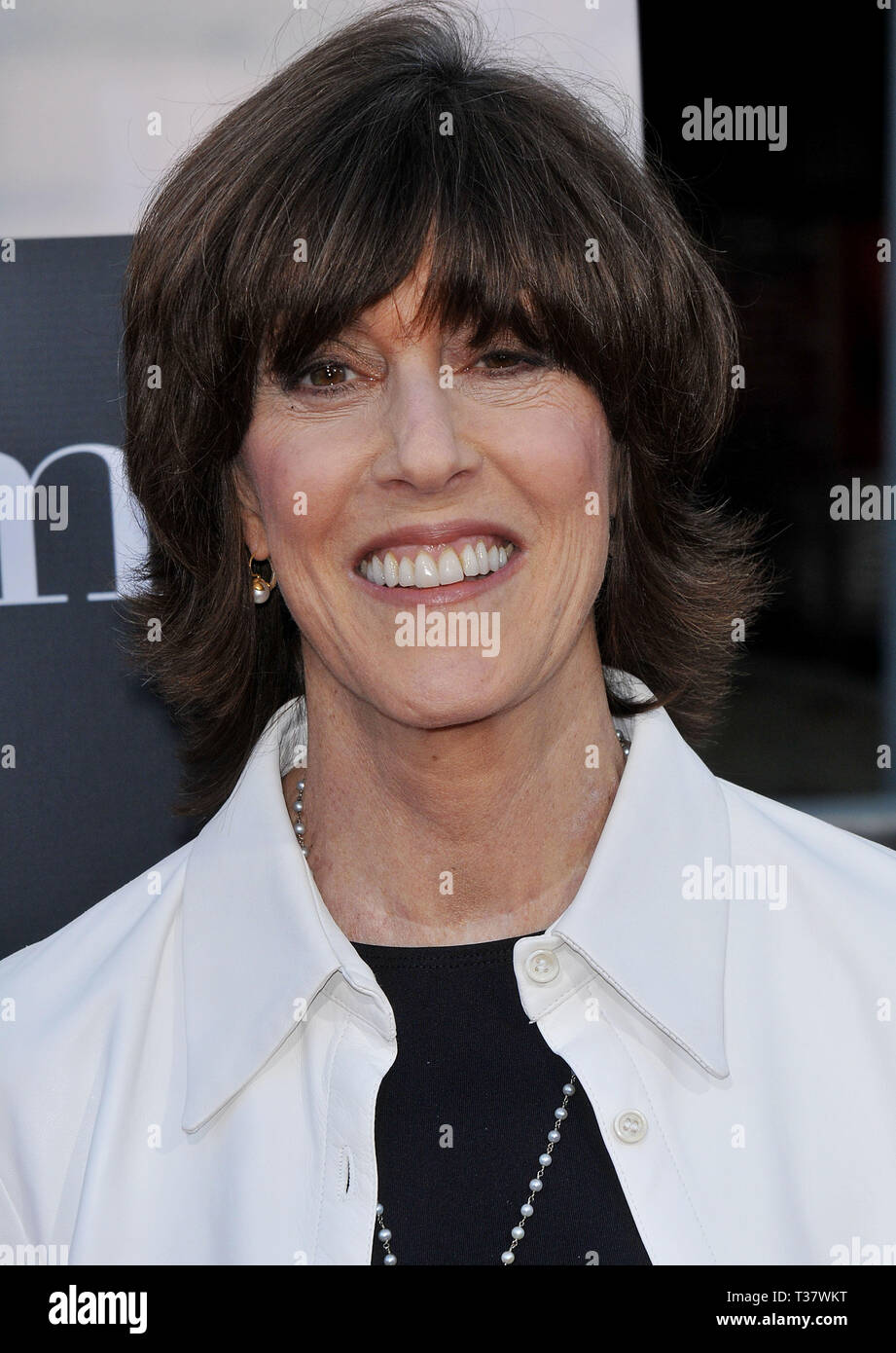 Die Autorin und Regisseurin Nora Ephron - Julie & Julia Premiere auf dem Westwood Village Theater in Los Angeles. EphronNora 83 Red Carpet Event, Vertikal, USA, Filmindustrie, Prominente, Fotografie, Bestof, Kunst, Kultur und Unterhaltung, Topix Prominente Fashion/Vertikal, Besten, Event in Hollywood Leben - Kalifornien, Roter Teppich und backstage, USA, Film, Stars, Film Stars, TV Stars, Musik, Promis, Fotografie, Bestof, Kunst, Kultur und Unterhaltung, Topix, headshot, vertikal, eine Person aus dem Jahr 2009, Anfrage tsuni@Gamma-USA.com Stockfoto