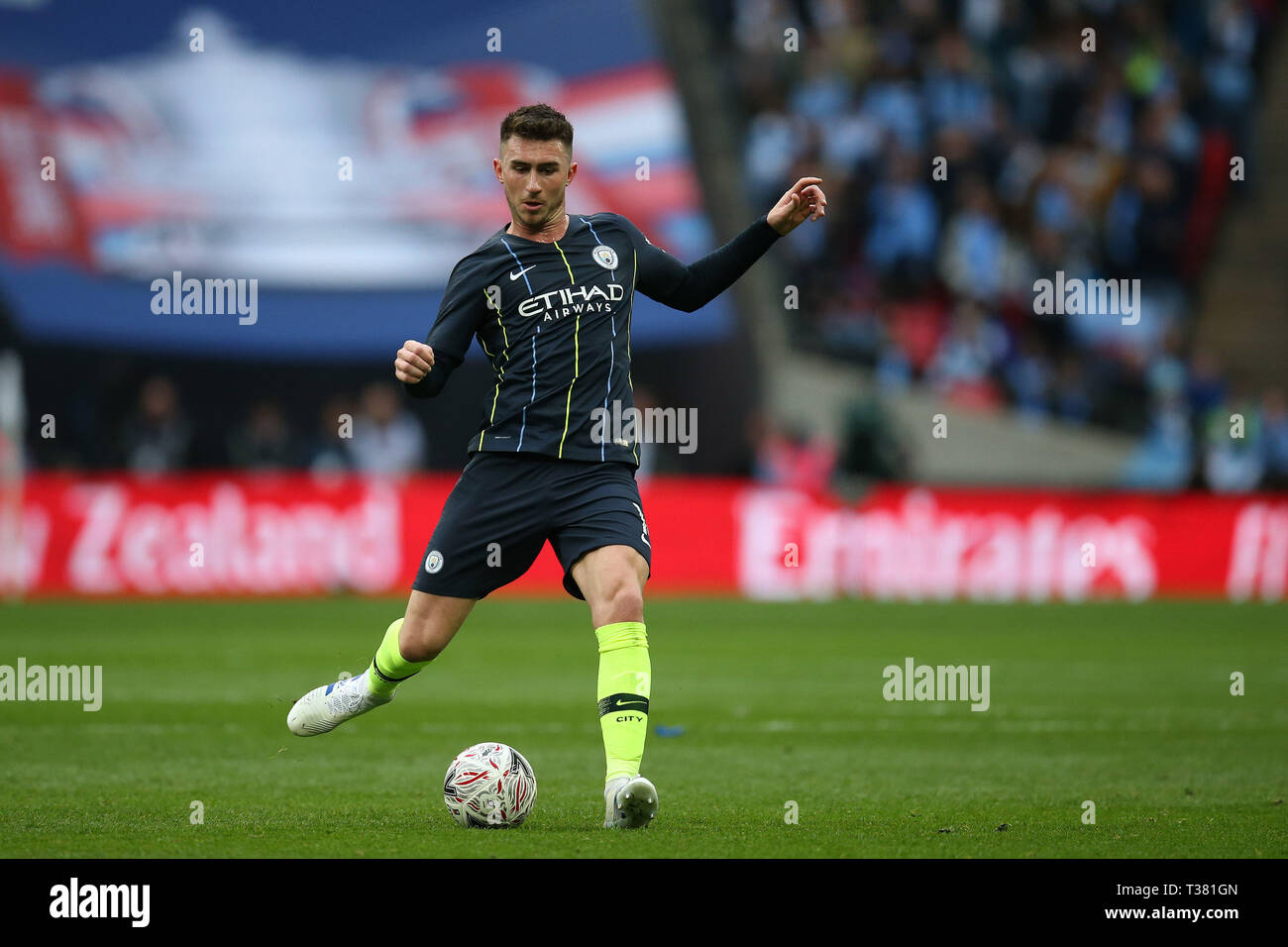 London, Großbritannien. 06 Apr, 2019. Aymeric Laporte von Manchester City in Aktion. Die Emirate FA Cup, Halbfinale, Manchester City v Brighton & Hove Albion im Wembley Stadion in London am Samstag, den 6. April 2019. Dieses Bild dürfen nur für redaktionelle Zwecke verwendet werden. Nur die redaktionelle Nutzung, eine Lizenz für die gewerbliche Nutzung erforderlich. Keine Verwendung in Wetten, Spiele oder einer einzelnen Verein/Liga/player Publikationen. Credit: Andrew Orchard sport Fotografie/Alamy leben Nachrichten Stockfoto