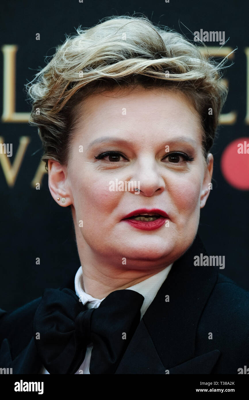 London, Großbritannien. 7. Apr 2019. Martha Plimpton Posen auf dem roten Teppich an der Olivier Awards am Sonntag, den 7. April 2019 in der Royal Albert Hall, London. Bild von der Credit: Julie Edwards/Alamy leben Nachrichten Stockfoto