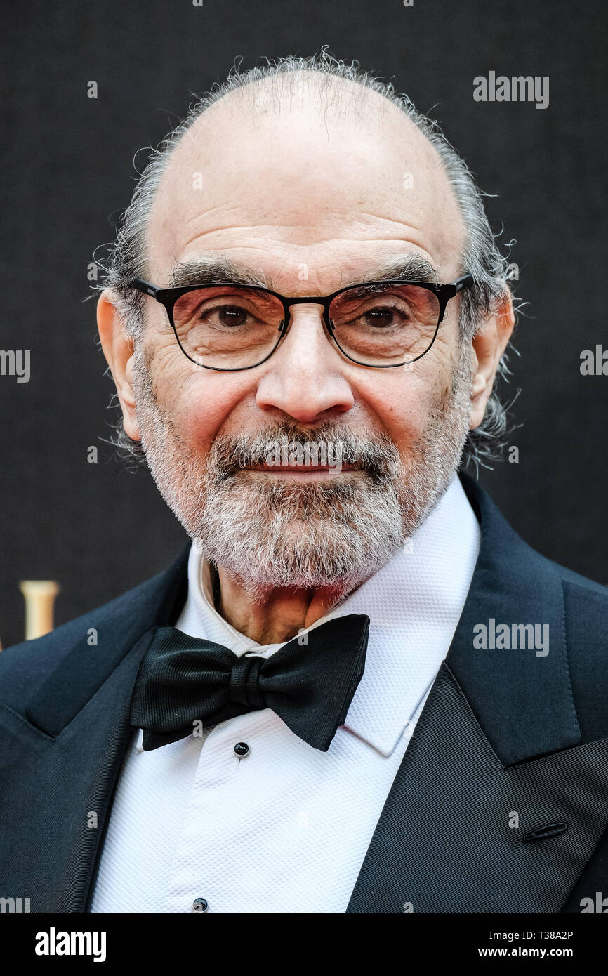 London, Großbritannien. 7. Apr 2019. David Suchet Posen auf dem roten Teppich an der Olivier Awards am Sonntag, den 7. April 2019 in der Royal Albert Hall, London. Bild von der Credit: Julie Edwards/Alamy leben Nachrichten Stockfoto