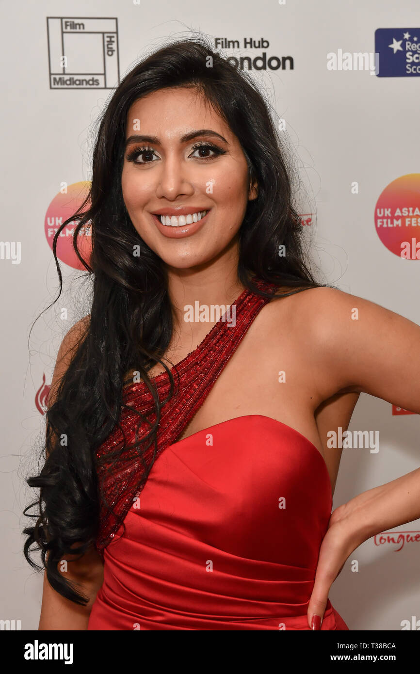 London, Großbritannien. 7. Apr 2019. Nisha Aaliya besucht die UK Asian Film Festival schließen Flamme Awards Gala-roten Teppich BAFTA 195 Piccadilly, am 7. April 2019, London, UK Bild Capital/Alamy leben Nachrichten Stockfoto