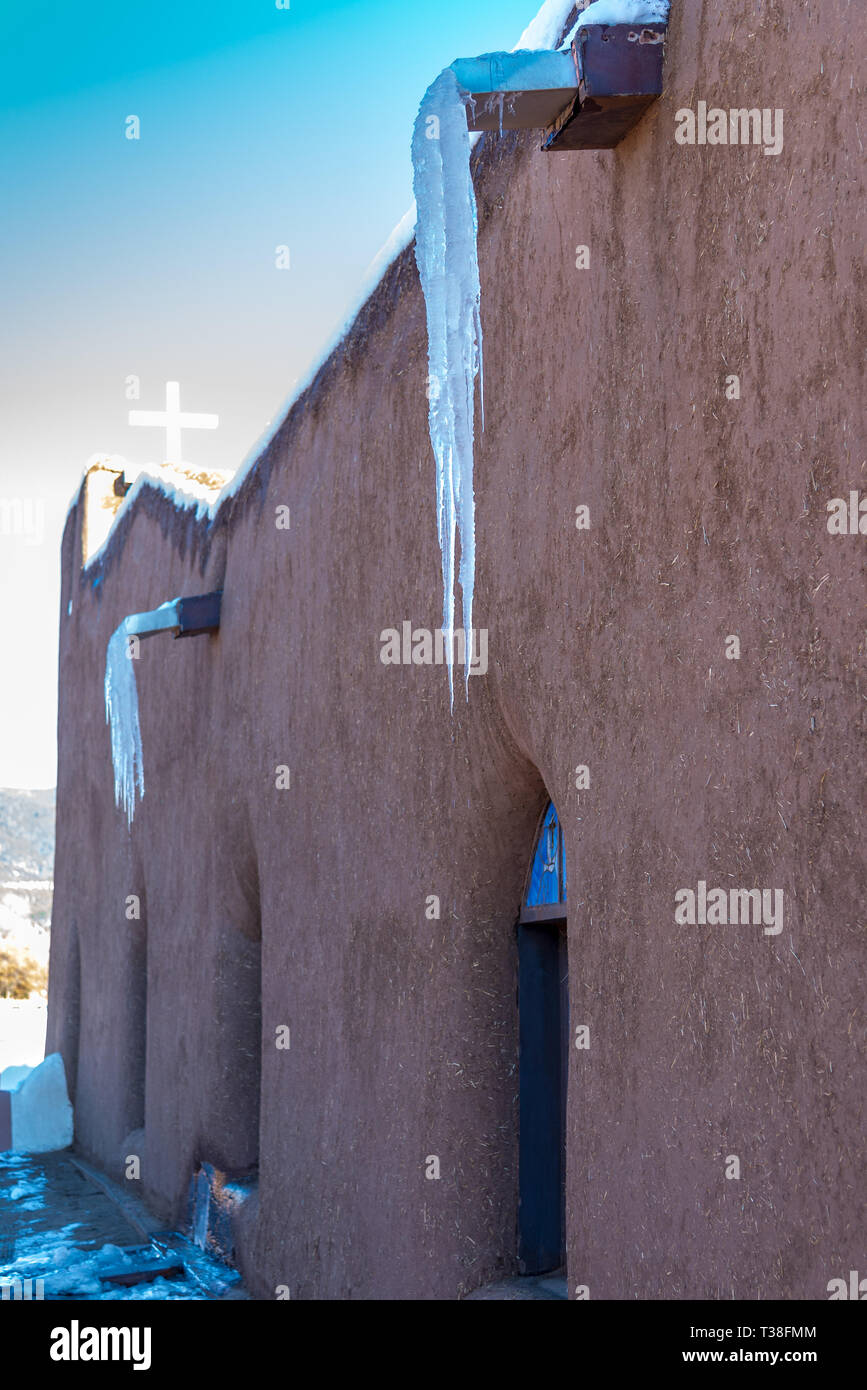 TAOS Pueblo, New Mexico/USA - November 19, 2015: Kirche San Geronimo, wiederholt zerstört seit der ersten gebaut von Spanischen kolonisieren Stockfoto