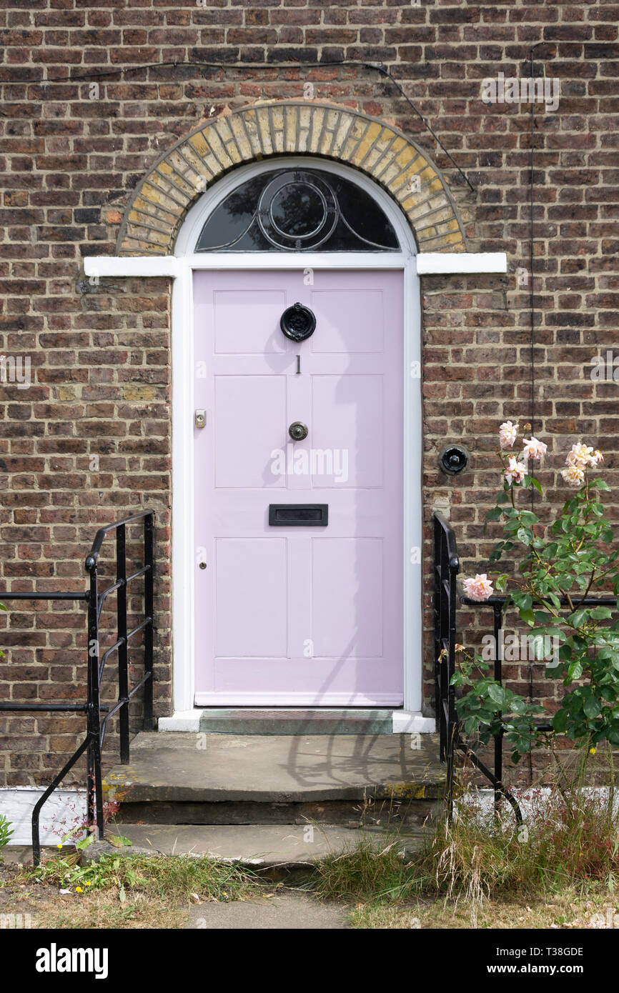Bunte Tür, Montpelier Row, Blackheath, Royal Borough von Greenwich, London, England, Vereinigtes Königreich Stockfoto