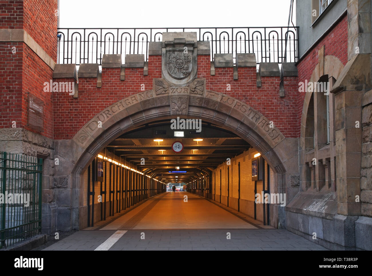 Tunnel bei Wroclaw Glowny Bahnhof. Polen Stockfoto
