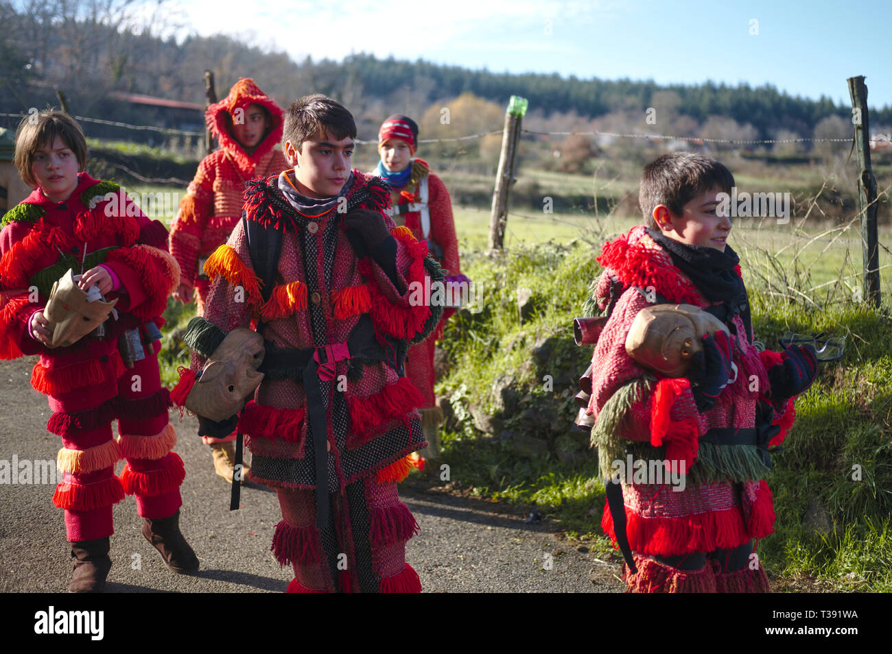 Festa dos Rapazes oder Festa de Santo Estevao (St. Stephan), ein religiöses Fest mit tiefen Wurzeln in heidnischen Winter-Sonnenwende-Feiern, die dauert Stockfoto