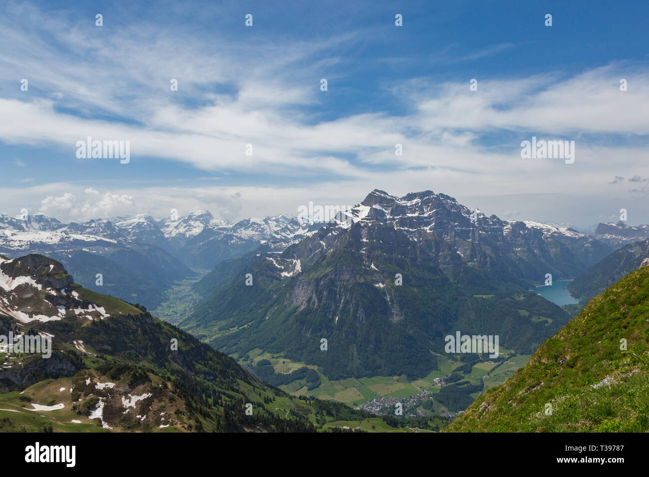 Schweizer Glärnisch, Glarus, kloentalersee, bewölkt blauer Himmel Stockfoto