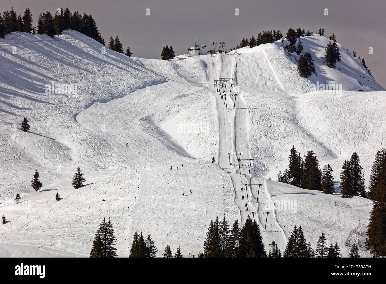 Letzte Schnee Tage im Skigebiet Laterns-Gapfohl vom Furkajoch Alpenstraße -  Vorarlberg, Österreich Stockfotografie - Alamy