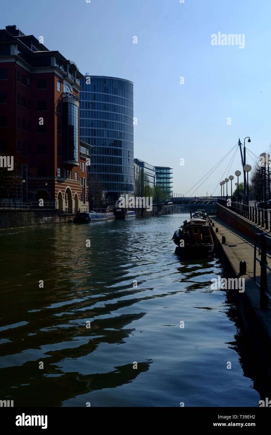 Entlang des Flusses Avon in der Nähe von Temple zurück Bristol. sonniger Frühlingstag Stockfoto