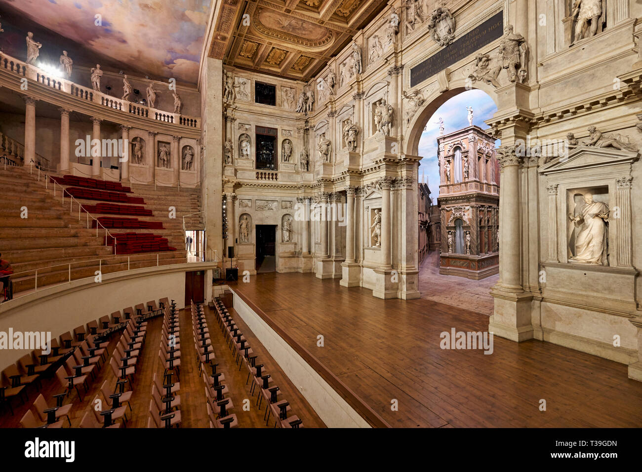 Vicenza, Venetien, Italien. Das Teatro Olimpico ('olympischen Theater') ist ein Theater in Vicenza, Norditalien, in 1580-1585 gebaut. Das Theater war der Stockfoto