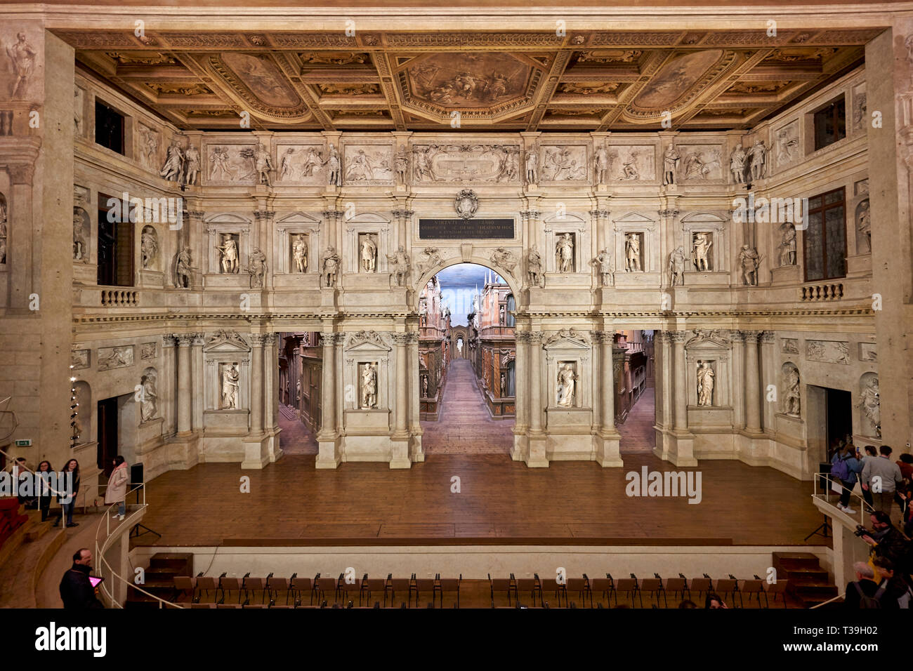 Vicenza, Venetien, Italien. Das Teatro Olimpico ('olympischen Theater') ist ein Theater in Vicenza, Norditalien, in 1580-1585 gebaut. Das Theater war der Stockfoto