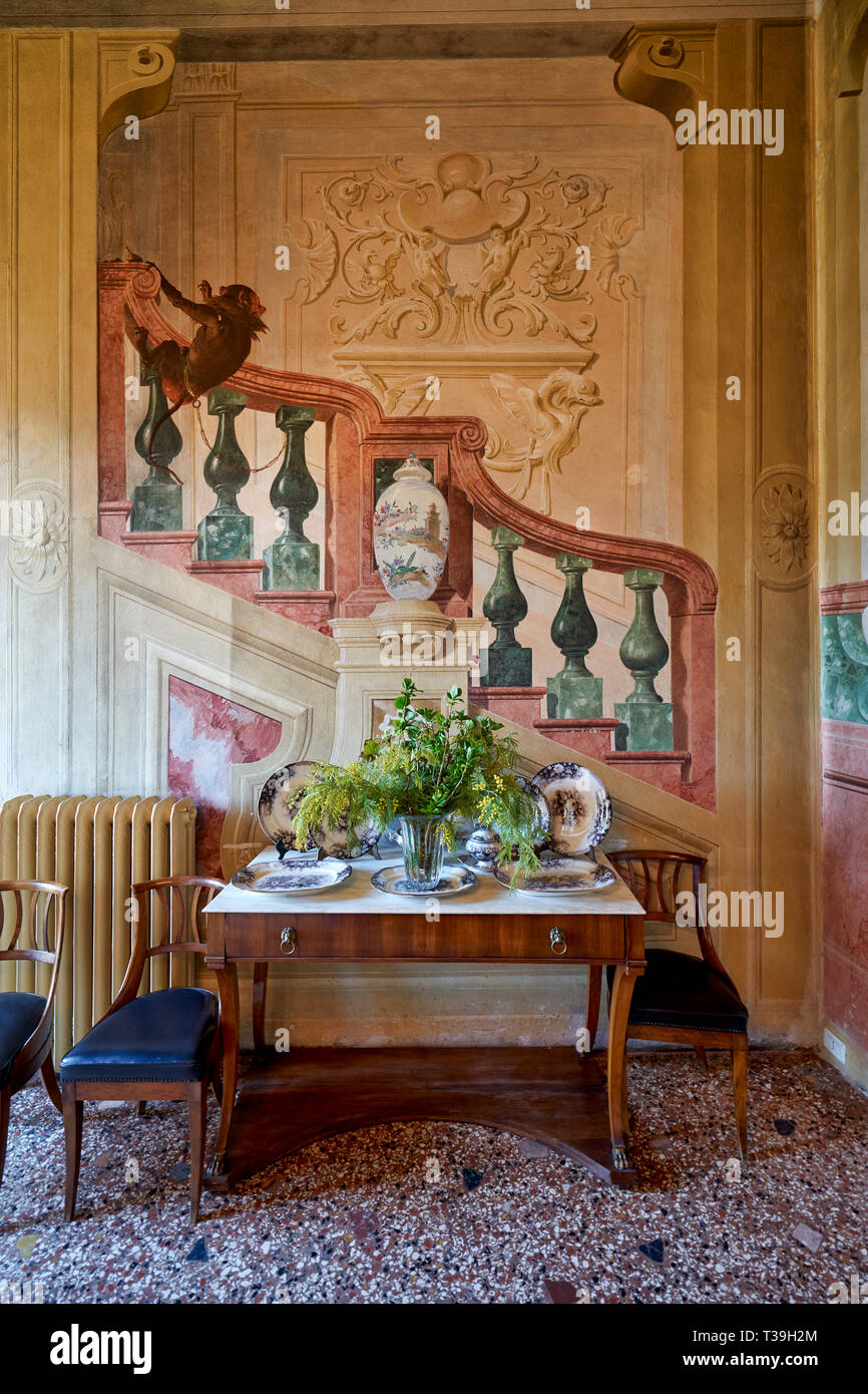 Villa Valmarana ai Nani hat seinen Namen von den Statuen der 17 Stein Zwerge, ursprünglich in den Garten gesetzt, jetzt auf den Mauern um das Haus Stockfoto