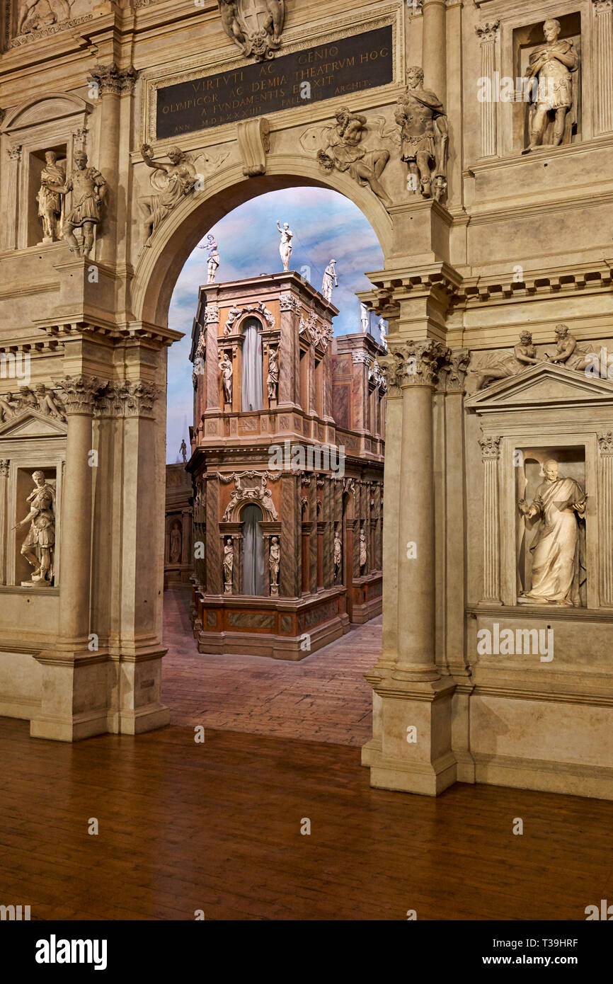 Vicenza, Venetien, Italien. Das Teatro Olimpico ('olympischen Theater') ist ein Theater in Vicenza, Norditalien, in 1580-1585 gebaut. Das Theater war der Stockfoto