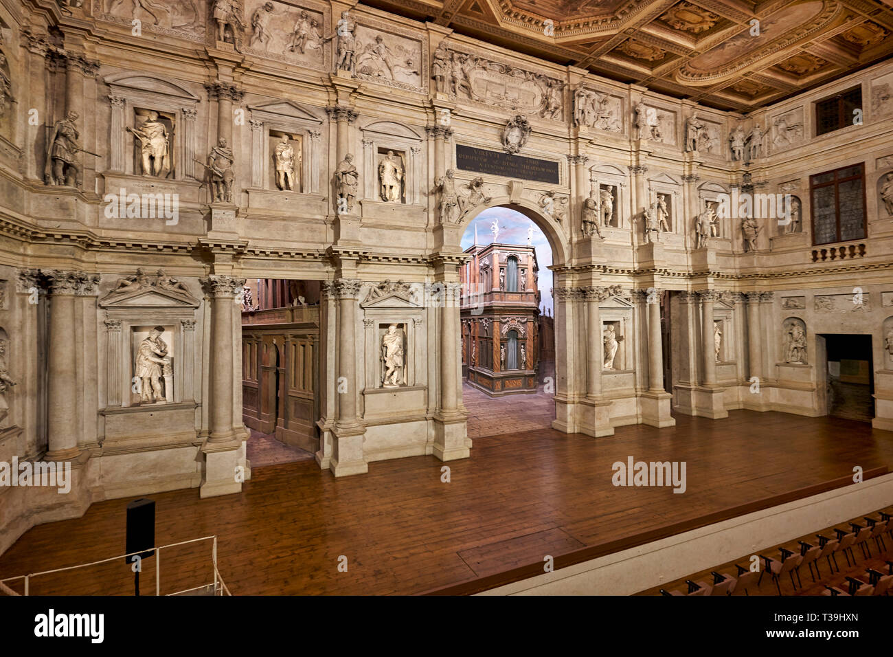Vicenza, Venetien, Italien. Das Teatro Olimpico ('olympischen Theater') ist ein Theater in Vicenza, Norditalien, in 1580-1585 gebaut. Das Theater war der Stockfoto