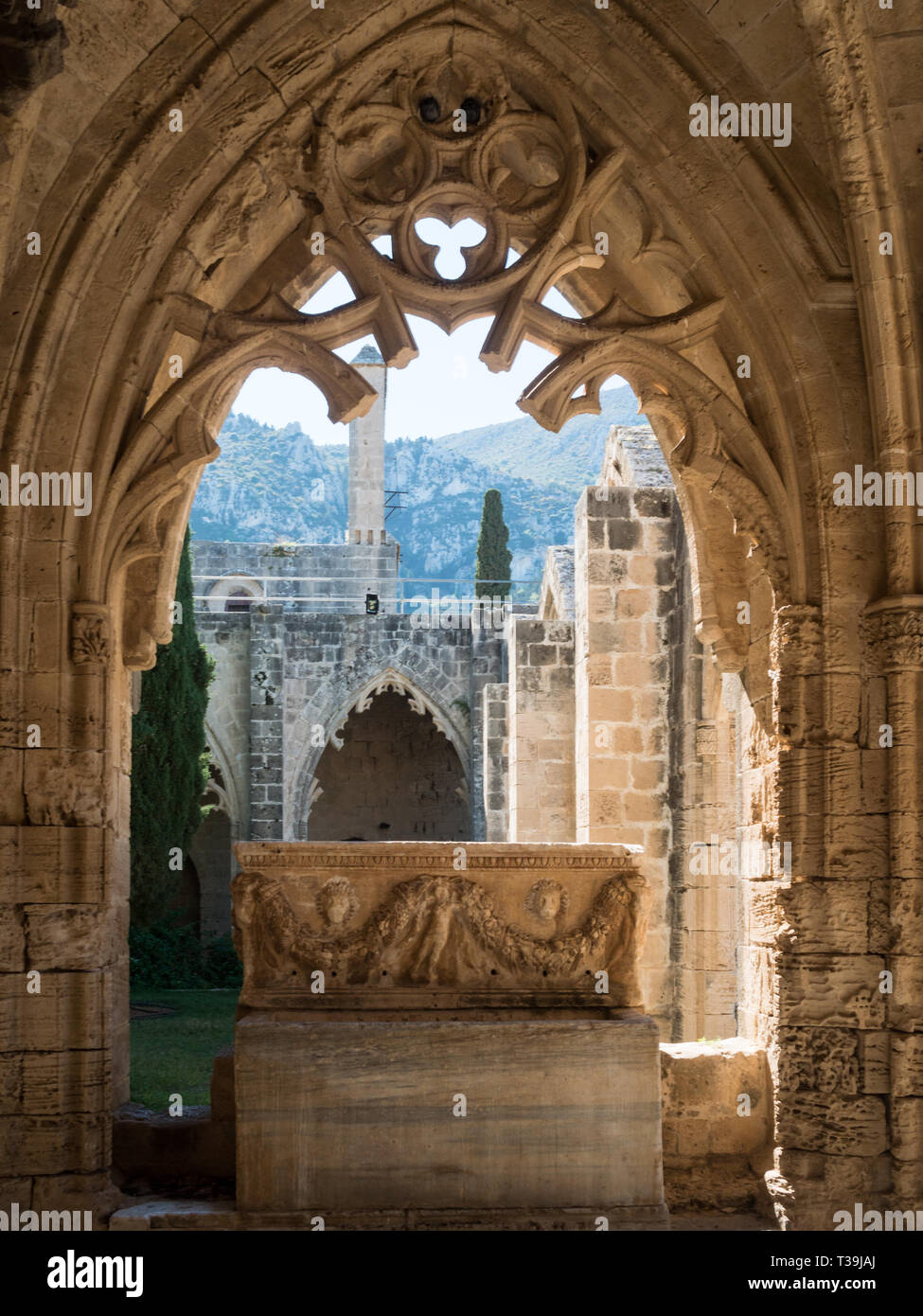 Innenraum der Bellapais Abbey Ruinen Stockfoto