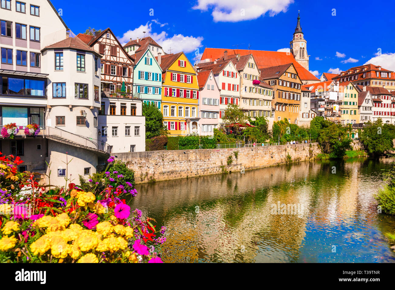 Schönen Tübingen Stadt, Ansicht mit bunten Häusern und Blumen, Deutschland. Stockfoto