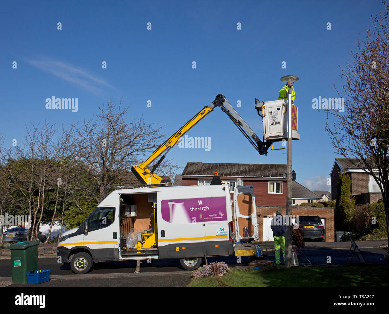 Einbau energieeffizienter LED-Leuchten in Edinburgh Stockfoto