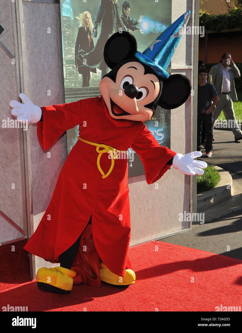 Mickey Mouse Als Lehrling Zauberer 43 Jpg The Sorcerer S