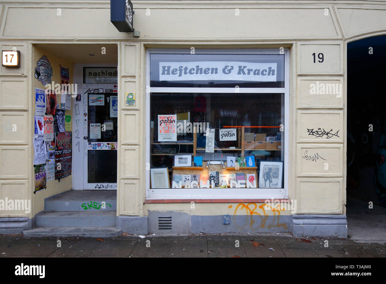 Nachladen, Sternstraße 17, Hamburg, Deutschland. Außenansicht einer Buchhandlung und Plattenladen. Stockfoto