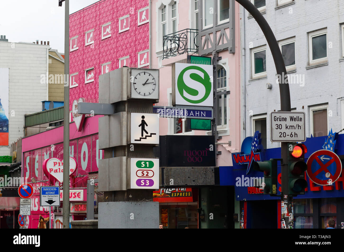 Reeperbahn hamburg germany -Fotos und -Bildmaterial in hoher Auflösung ...