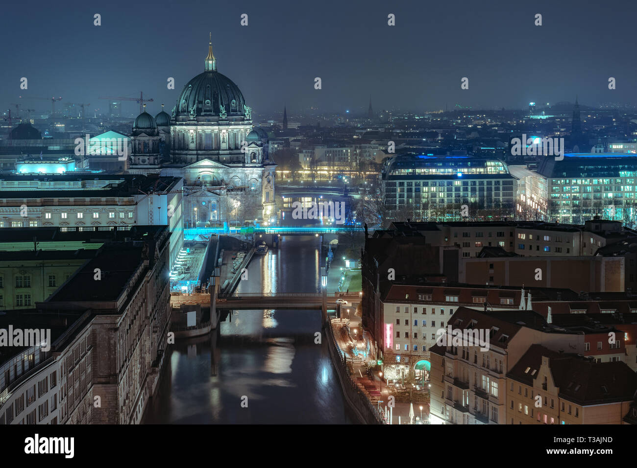 Futuristisch und surreale City Night Scape von Berlin Stockfoto