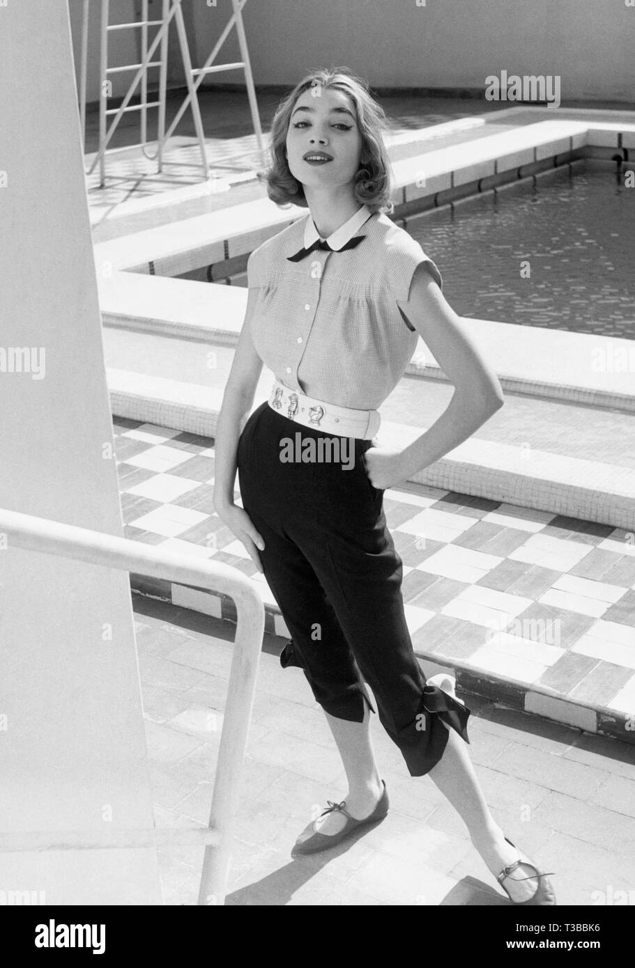 50er Jahre Mode Frauen Stockfotos Und Bilder Kaufen Alamy