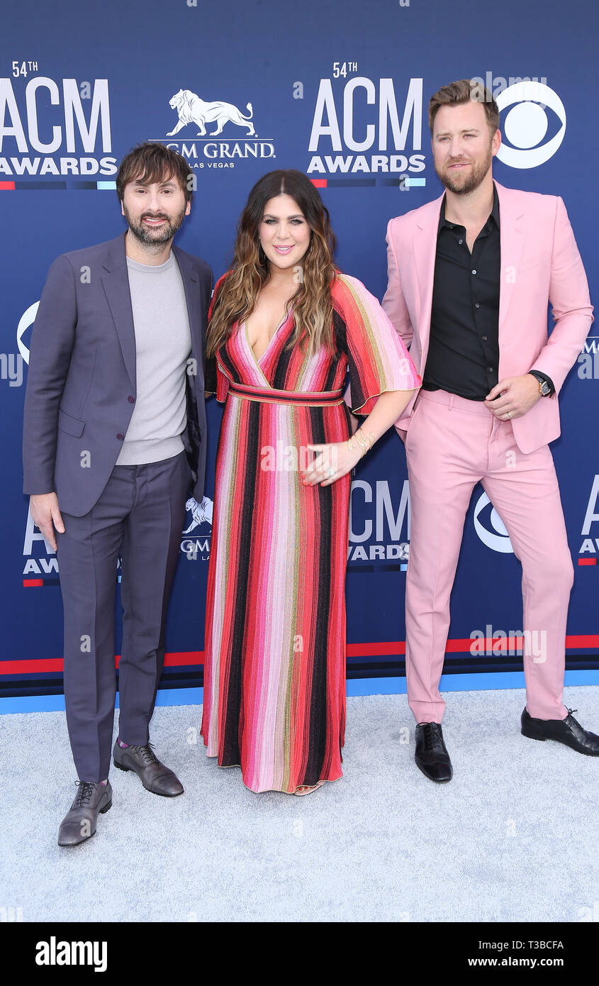 April 7, 2019 - Las Vegas, NV, Vereinigte Staaten - 07 April 2019 - Las Vegas, NV-Lady Antebellum, Dave Haywood, Hillary Scott, Charles Kelley. 54. jährlichen ACM Awards Ankünfte am MGM Grand Garden Arena. Photo Credit: MJT/AdMedia (Credit Bild: © Mjt/AdMedia über ZUMA Draht) Stockfoto