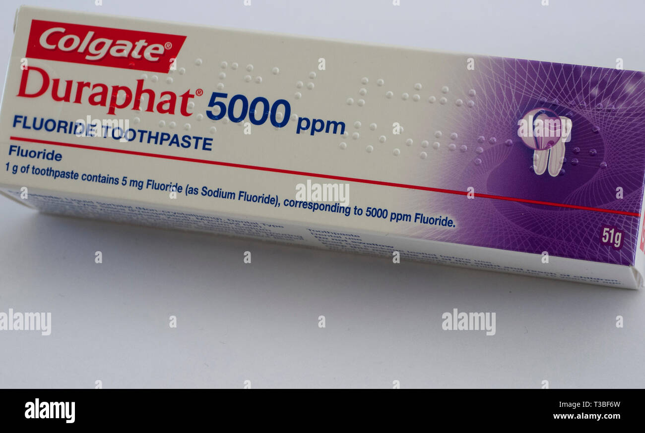 Colgate Duraphat 5000 ppm fluoridhaltigen Zahnpasta. Stockfoto