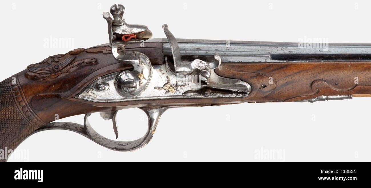 Eine feine flintlock Pistol, Tula, Ende des 18. Jahrhunderts. Glatte gebläute Lauf im Kaliber 12 mm, mit Silber - mit Intarsien vorne Anblick, und eingeschrieben, 'Oferal', auf die Sichtung. Geschnitzte Nussbaum vollen Lager mit schmiedeeisernen Möbeln, verkrustete in Silber und Gold. Holz- ladestock mit Horn Tipp. Länge 31 cm. Schöne, unveränderte Zustand. historischen, historische, 18. Jahrhundert, der Pistole, zivile Faustfeuerwaffen, Handheld, Waffe, Waffen, Schusswaffen, Feuer arm, Schusswaffen, Waffen, Waffen, Waffen, Waffen, arm, Objekt, Objekte, Stills, Clipping, Blechschrott, Schnitt, Schnitt, Schnitt, Additional-Rights - Clearance-Info - Not-Available Stockfoto